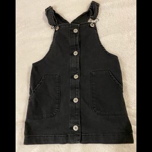 Old navy trendy 4t black overall dress great condition